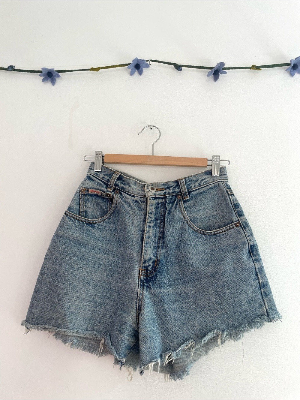 Vintage High-Waisted Stonewashed Denim Shorts W26
